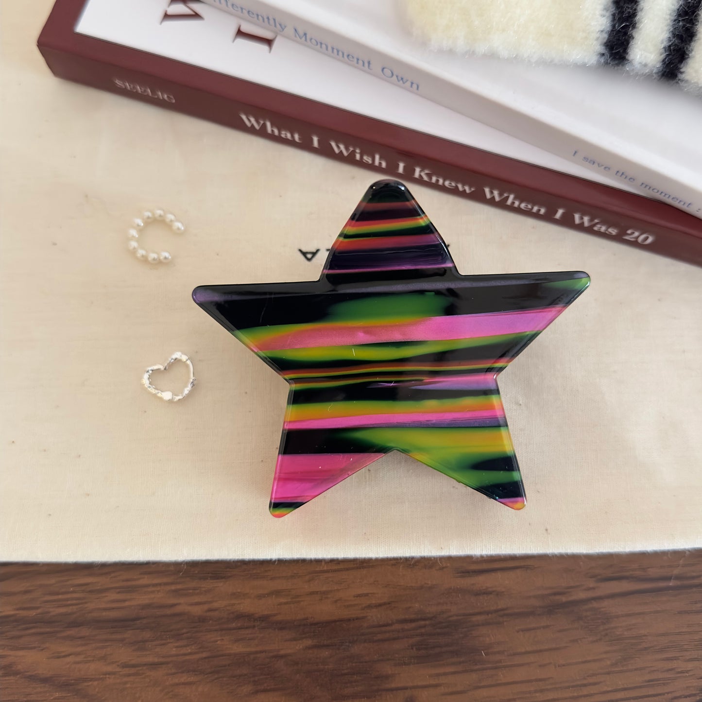 Y2K Star-Shaped Hair Claw Clip – Sweet & Bold