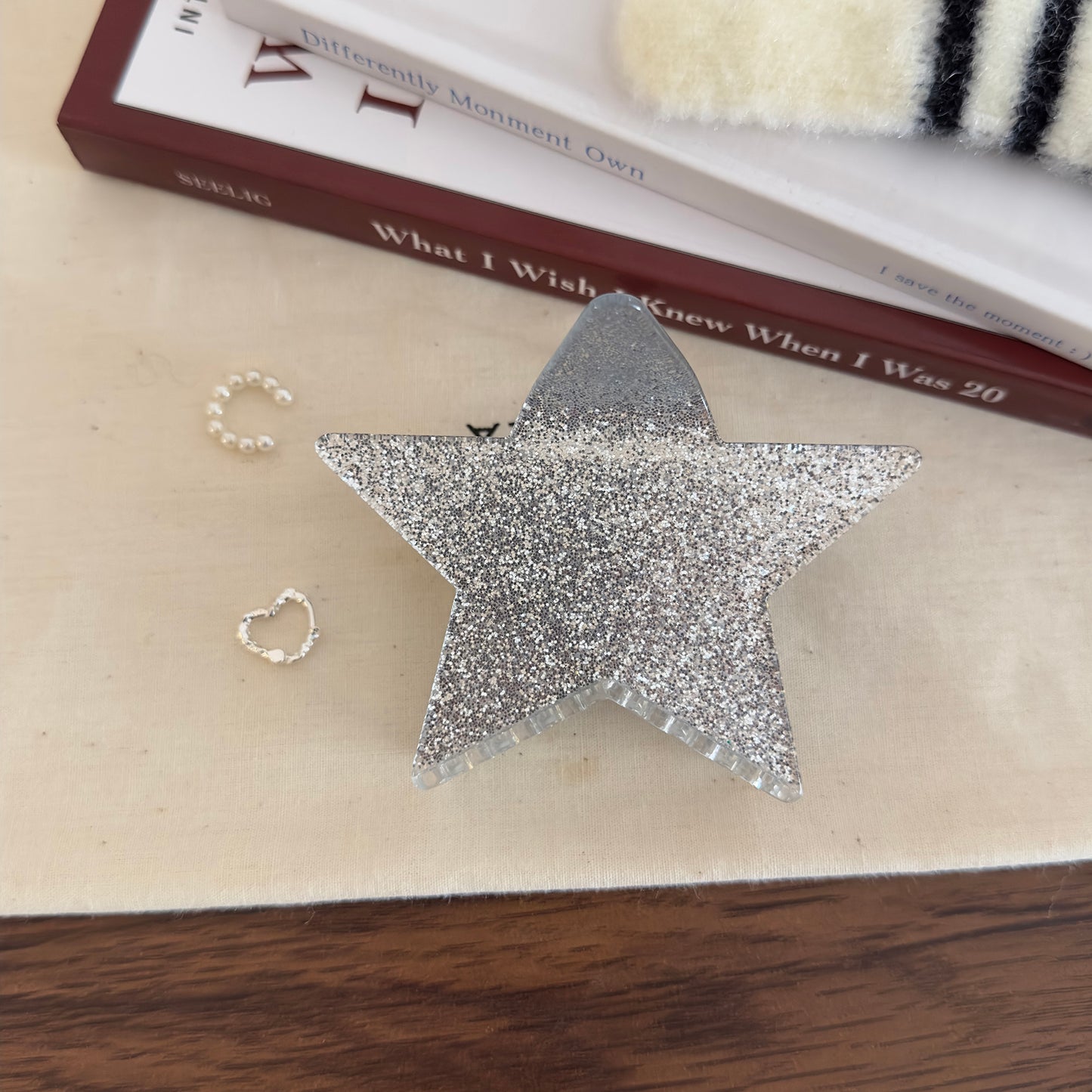 Y2K Star-Shaped Hair Claw Clip – Sweet & Bold