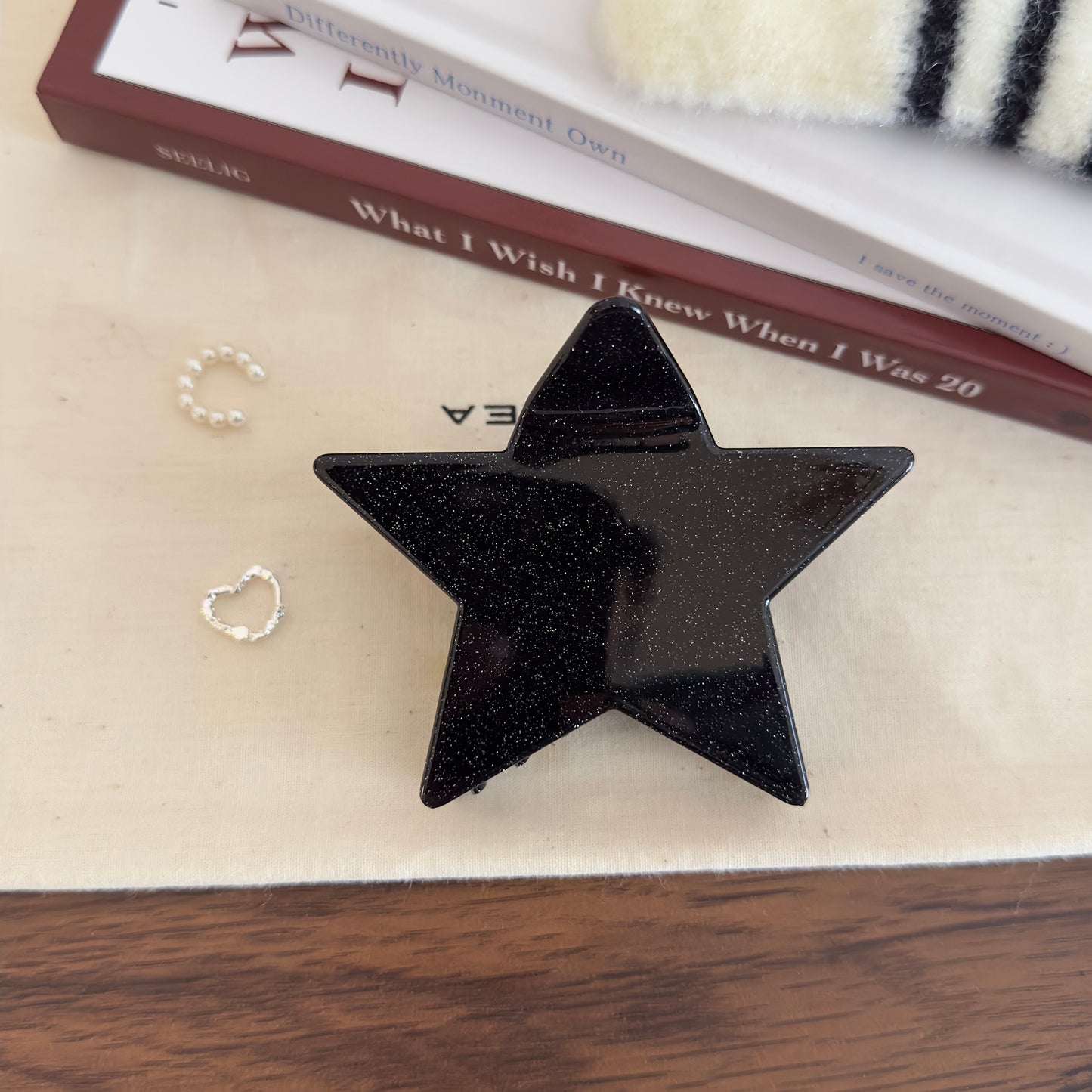 Y2K Star-Shaped Hair Claw Clip – Sweet & Bold