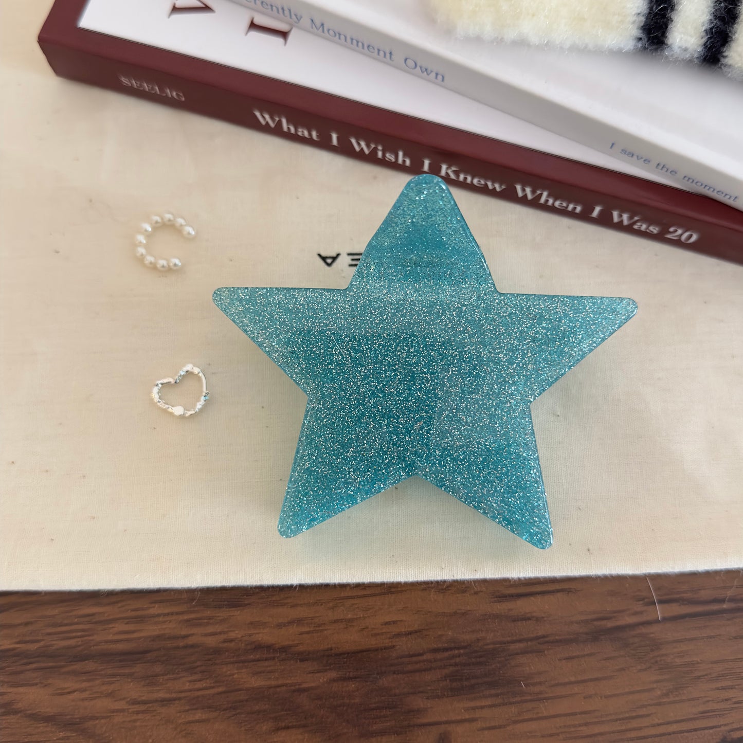 Y2K Star-Shaped Hair Claw Clip – Sweet & Bold