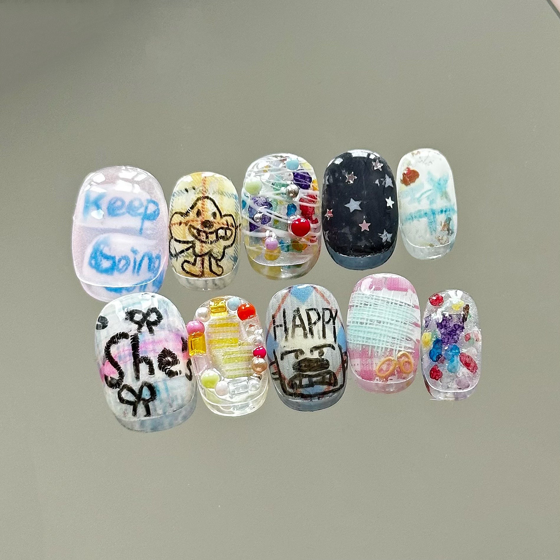 多巴胺手绘涂鸦立体彩珠短甲穿戴甲美甲