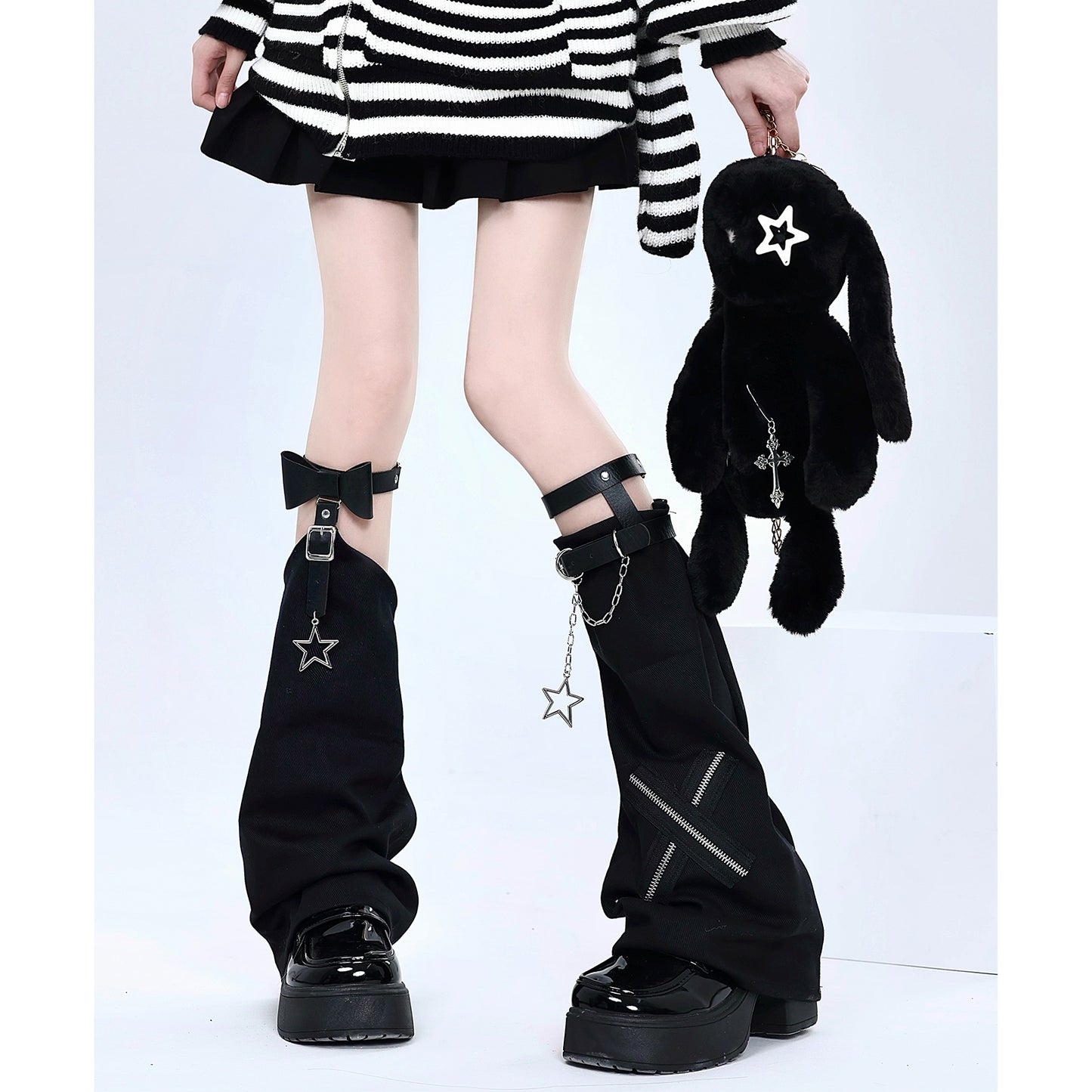 Blackcore Chain Wraps – Y2K Gothic Legwear